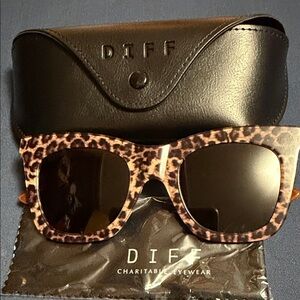 Diff Eyewear Leopard Print Sunglasses